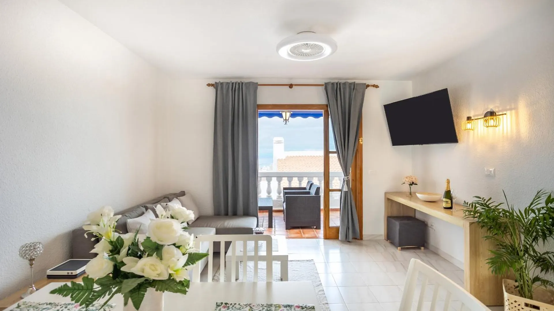 Cozy Port Royal Margot Sunset View Home By Lovetenerife Los Cristianos  Los Cristianos (Tenerife)